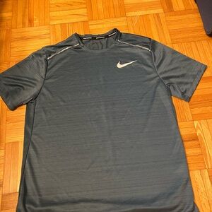 Nike Men's Gray dri-fit running Shirt